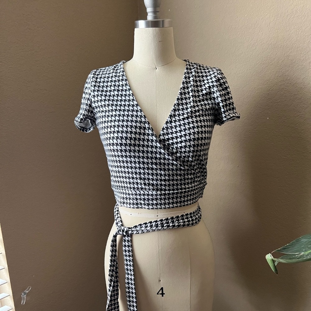 Hounds tooth crop top